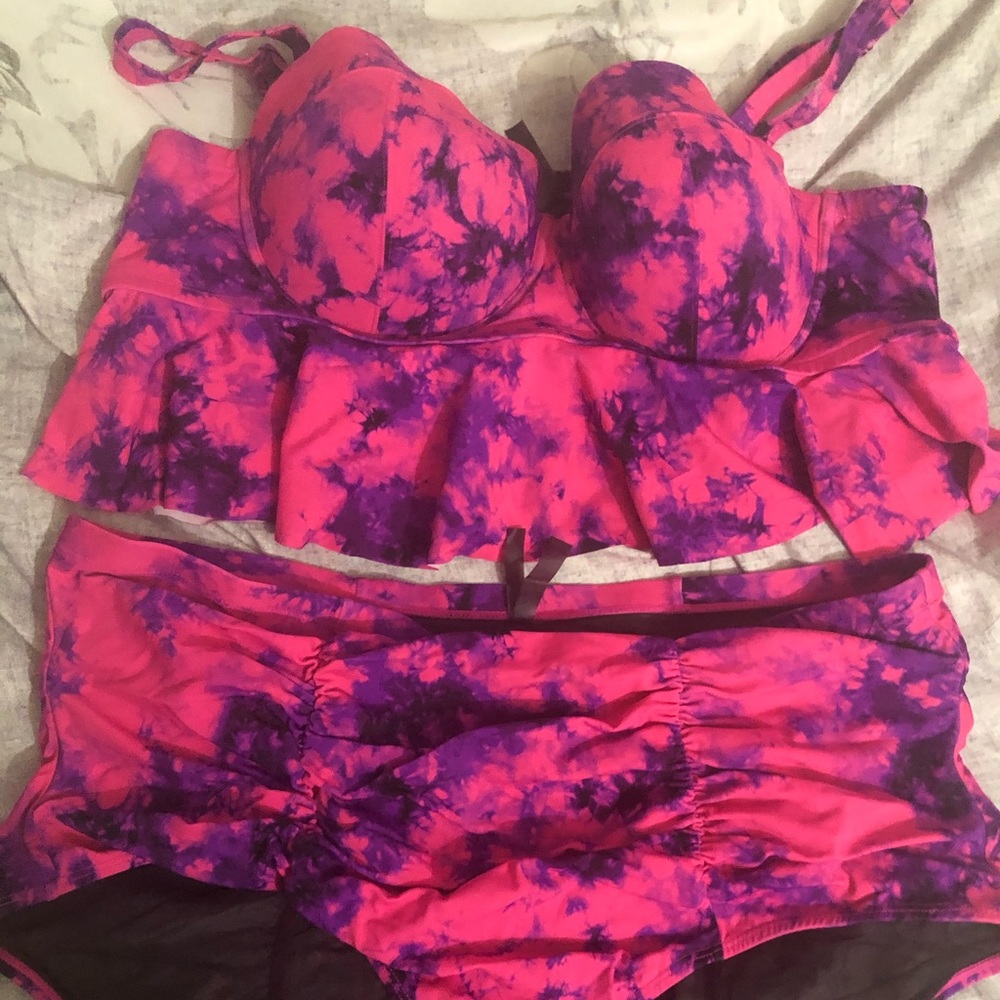 Torrid 2 piece hot pink and purple swimsuit sz3